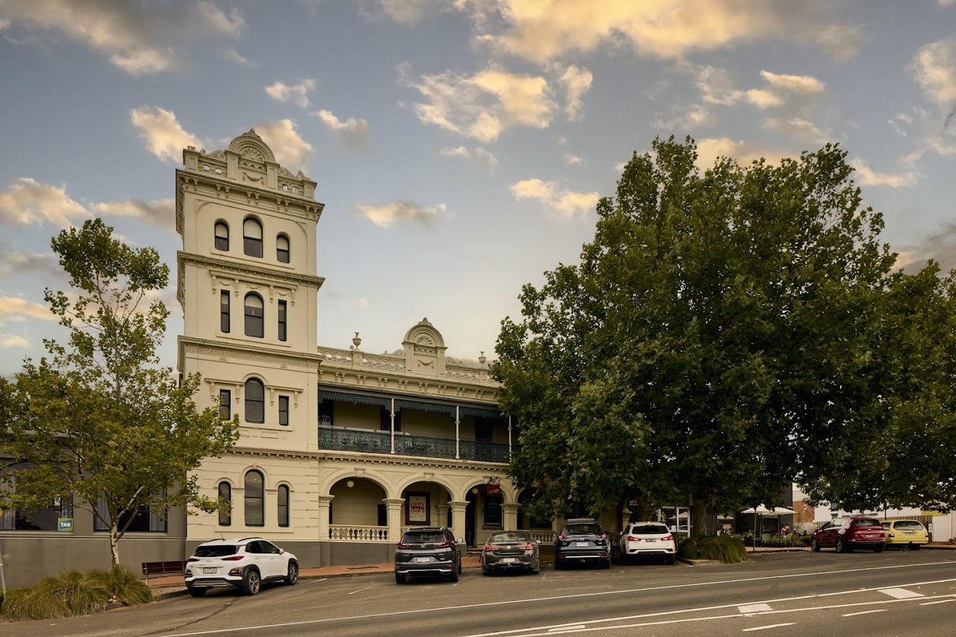 Grand Hotel Yarra Valley Facade